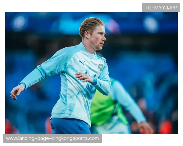 曼城依旧围绕德布劳内构建节拍,进攻体系更立体