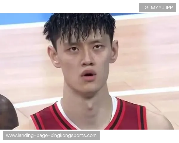 北京曾凡博三分接连命中,比分拉开